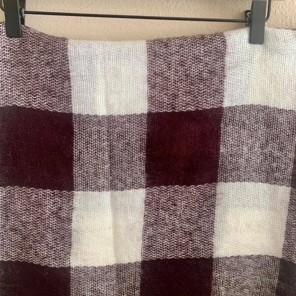HOST PICK! Aerie blanket scarf - Picture 2 of 4